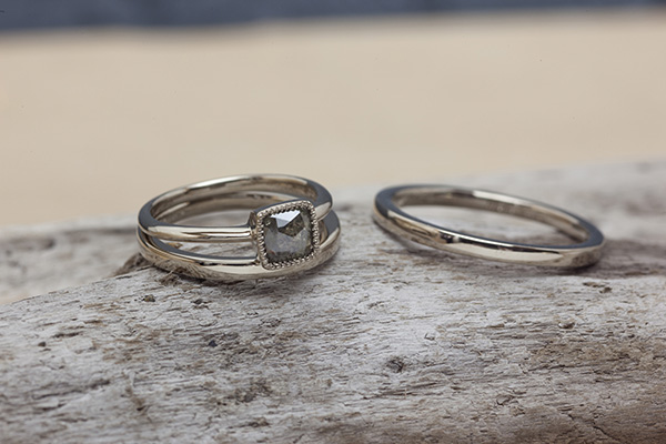 ナチュラルダイヤモンドの婚約指輪